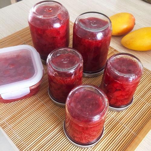 娱乐吃瓜君 草莓果酱,娱乐吃瓜君带你揭秘甜蜜背后的故事