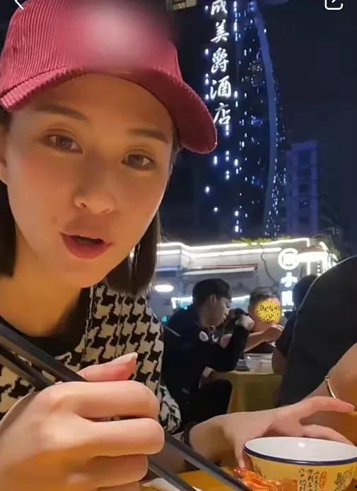 最近娱乐圈瓜吃的上头,最新瓜料盘点，揭秘明星幕后故事